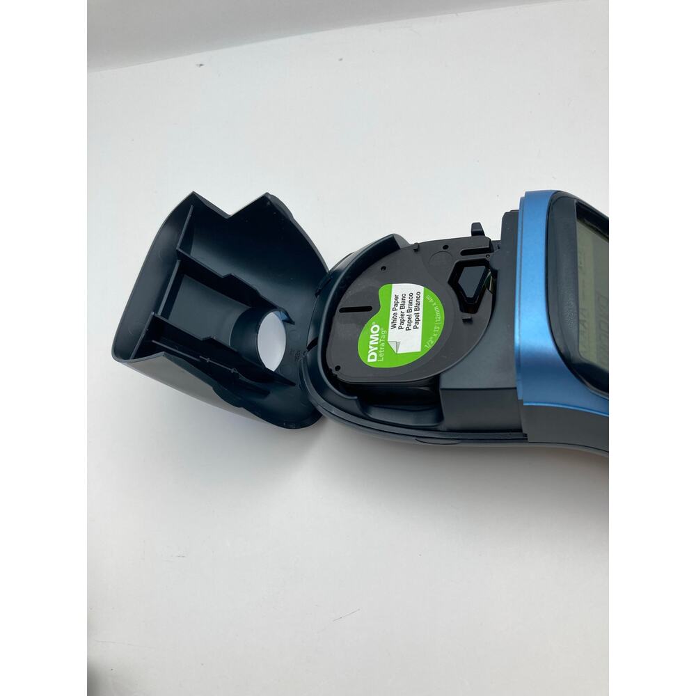 DYMO Letratag Hand-held Label Maker - Picture 8 of 9